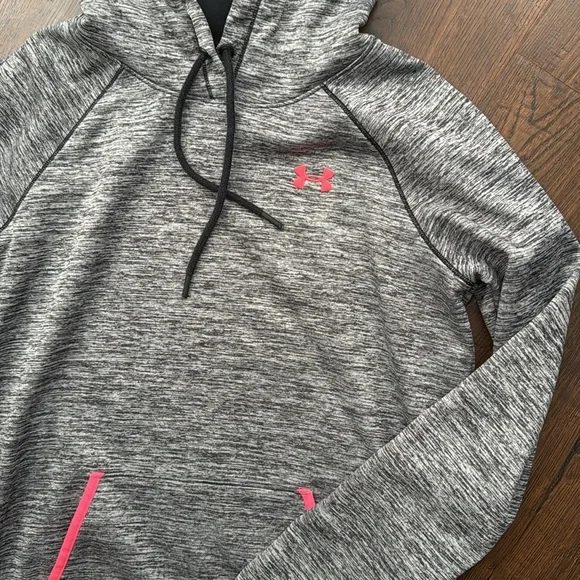 Woman’s under armour hoodie - Picture 2 of 4